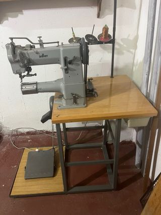 Máquina coser industrial Adler brazo libre