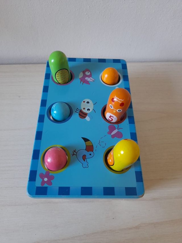 Gioco Picchia l'uccellino in legno