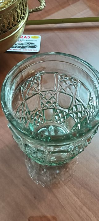 Jarrón cristal tallado verde
