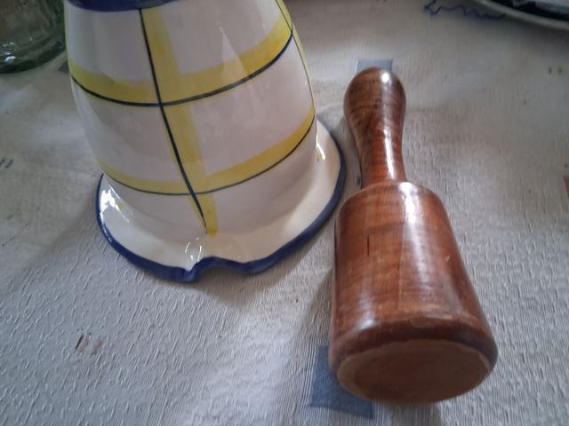 3Le malte in ceramica e legno sono