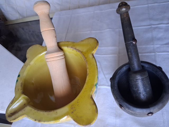 3Le malte in ceramica e legno sono