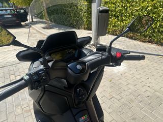 Yamaha XMAX 300