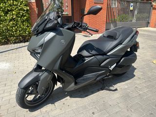 Yamaha XMAX 300