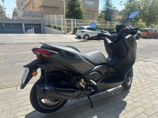 Yamaha XMAX 300