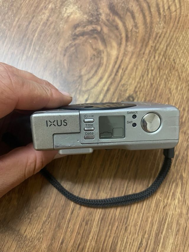 Canon IXUS Cámara compacta
