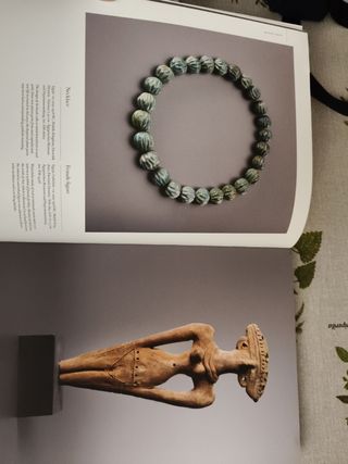 25,000 Years of Jewelry