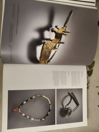 25,000 Years of Jewelry