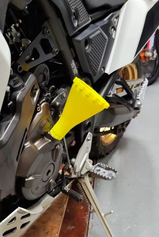 Embudo aceite Yamaha Ténéré 700