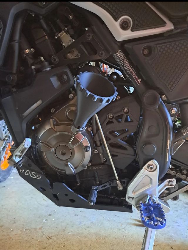 Embudo aceite Yamaha Ténéré 700