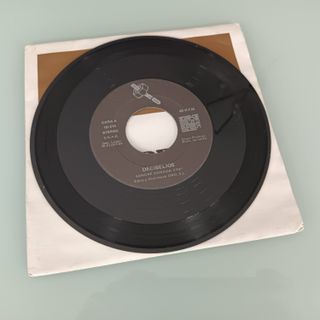 Vinilo, 7", 45 RPM, Decibelios – Sangre Dorada