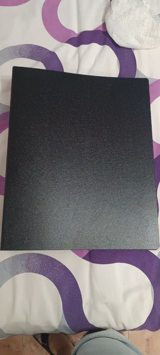 Carpeta din a3 + 10 forros + 3 periódicos 