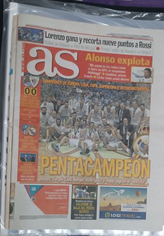 Carpeta din a3 + 10 forros + 3 periódicos 