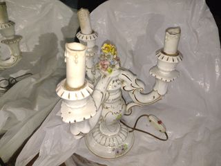 Pareja de candelabros antiguos de cerámica