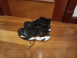 Zapatillas Jordan baloncesto - Negro/Dorado