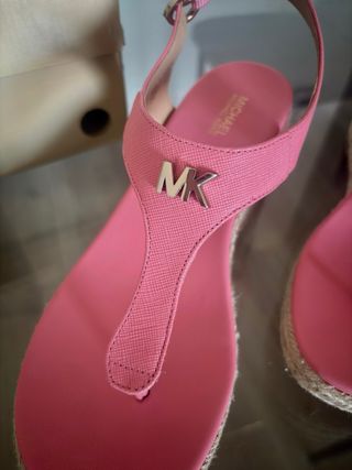 Sandalias cuña MICHAEL KORS rosa