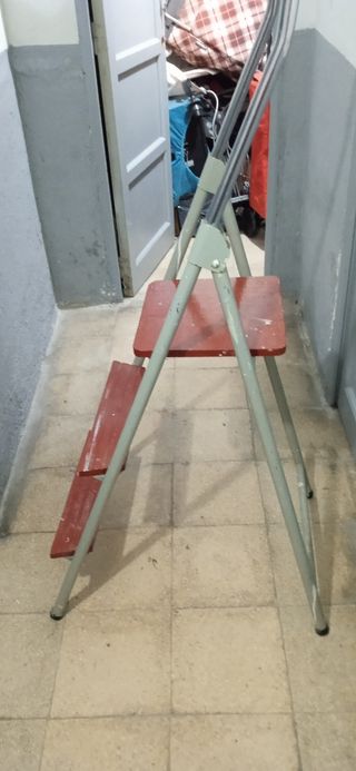 Escalera metálica y madera