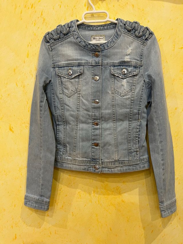 Cazadora vaquera Stradivarius talla S