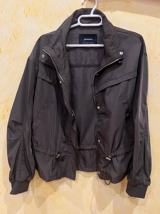 Cazadora Stradivarius marrón - Talla S