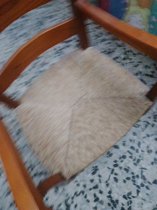  1 trona antigua de mimbre y madera