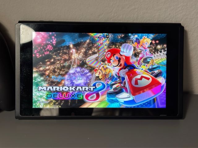 Nintendo Switch edición Let’s go  Pikachu ( pack )