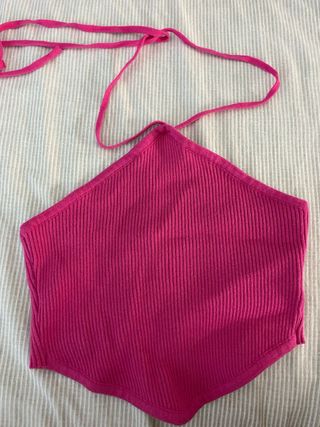 Top rosa con laccio al collo 