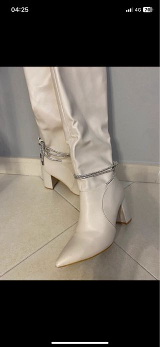 Stivali alti beige - tacco alto