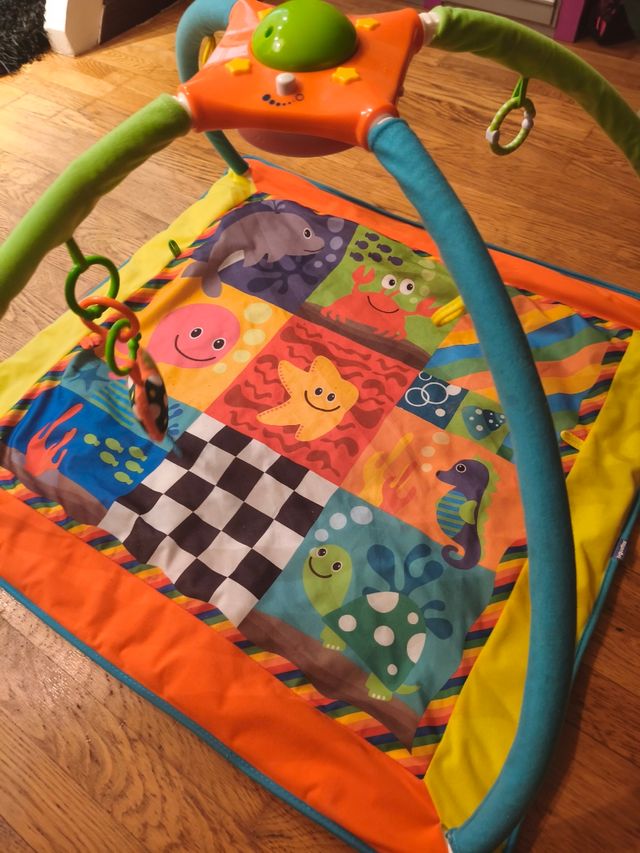 Parque infantil musical, marca Juguettos.