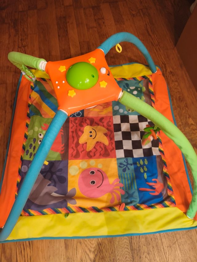 Parque infantil musical, marca Juguettos.