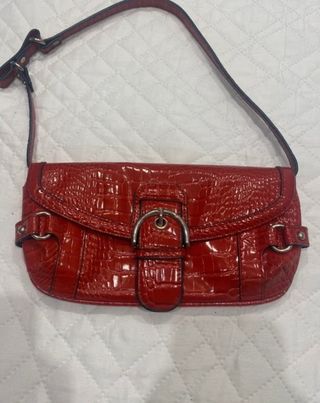Bolso rojo Stradivarius