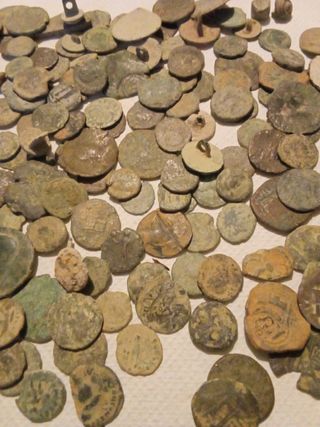 180 monedas+ botones antiguos