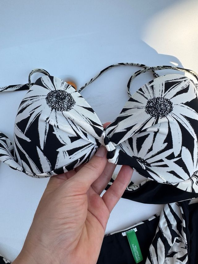 Bikini Benetton fiori bianco-nero XS-S