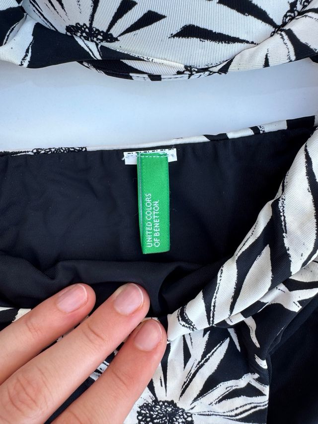 Bikini Benetton fiori bianco-nero XS-S