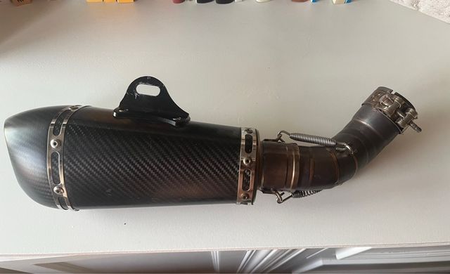 Escape carbono moto