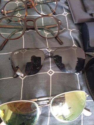 Lote de varias gafas variadas: sol, y  5 de vista 
