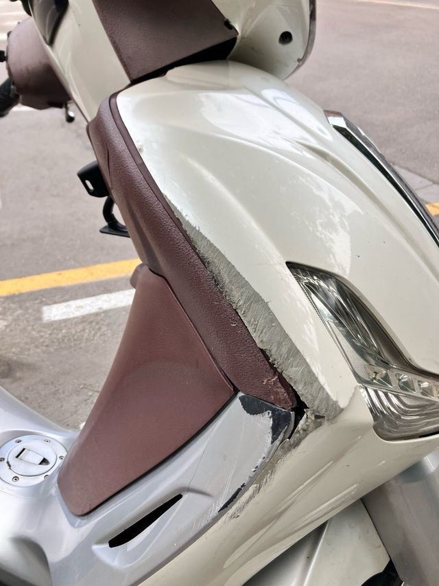 Piaggio Beverly 300 - Scooter