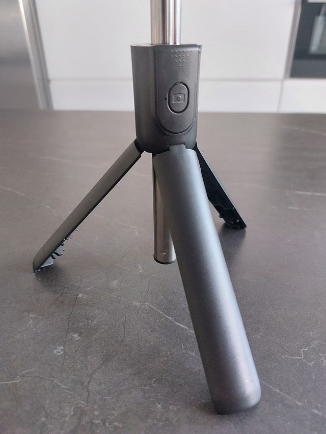 Trípode Selfie R1S con luz LED