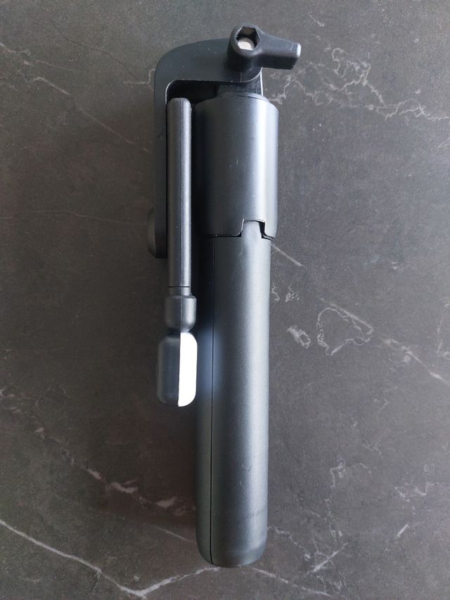 Trípode Selfie R1S con luz LED