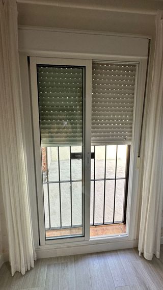 Cierre aluminio c/ persiana - ventana