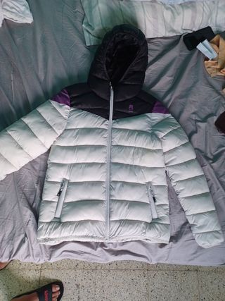 Chaqueta Boriken blanca y morada
