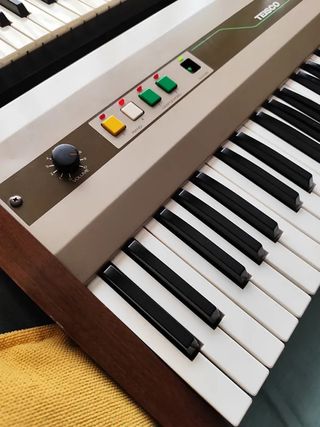 Teclado Teisco 77 electrónico