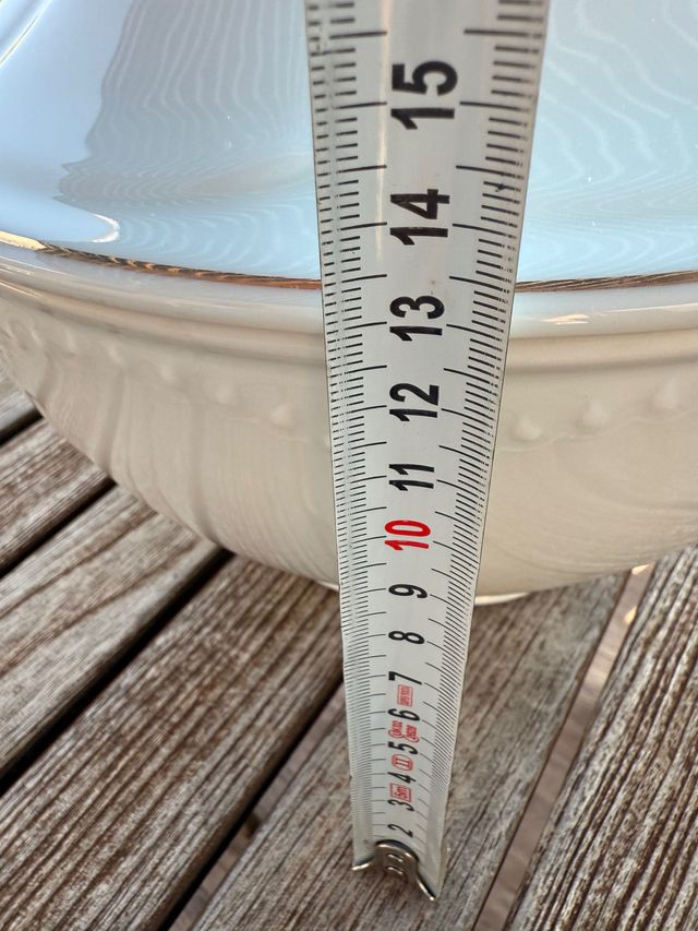 Sopera Royal Porcelain modelo Jarolina