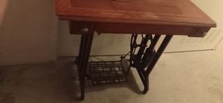 Mueble 
Máquina coser Alfa antigua