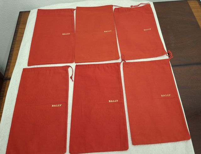 6 Fundas Bally rojas para zapatos