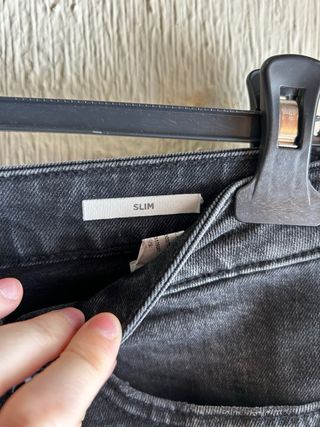 Shorts Pull&Bear negros rotos