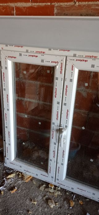 Ventana PVC Aluplast 1,14 de ancho por 1,37