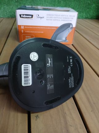 Ratón vertical Fellowes Penguin M