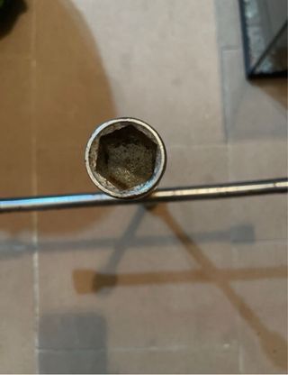 2 llaves cambio ruedas 
1 nueva y 1 de siempre 
