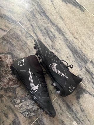 Botines Nike Fútbol - Negros