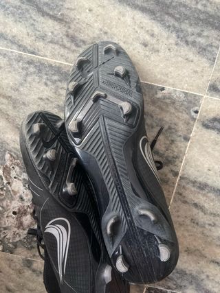Botines Nike Fútbol - Negros