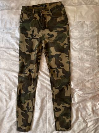 Vaqueros pitillo Secret Denim camuflaje